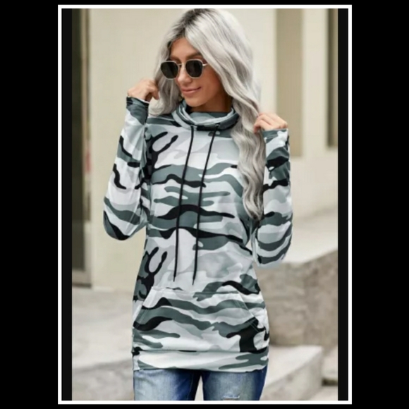🤍White Camo Cowl Neck Sweatshirt🤍 - Picture 4 of 8